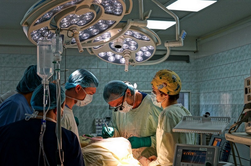 54-летний онколог из Петербурга поставил на ноги девушку с 4-й стадией рака. «От Ирины отказались врачи, говорили, что она безнадежна…»