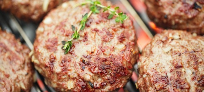 Блюда из говядины — рецепты бастурмы, стейка на сковороде, отбивных и гуляша по-венгерски. Что приготовить из говядины?