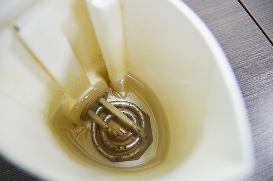 Как очистить чайник от накипи в домашних условиях — популярные средства