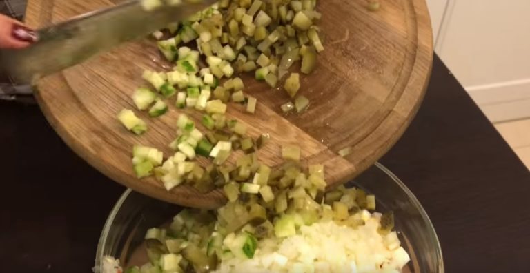 Классические рецепты очень вкусного салата оливье к Новому году 2018