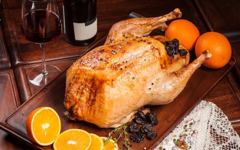 Курица в духовке — простые и вкусные рецепты приготовления