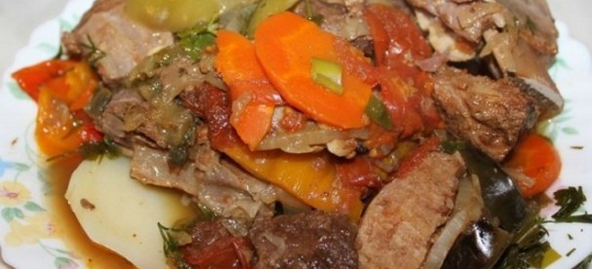 Мясо тушеное с овощами — простые и оригинальные рецепты вкусного блюда с подливкой