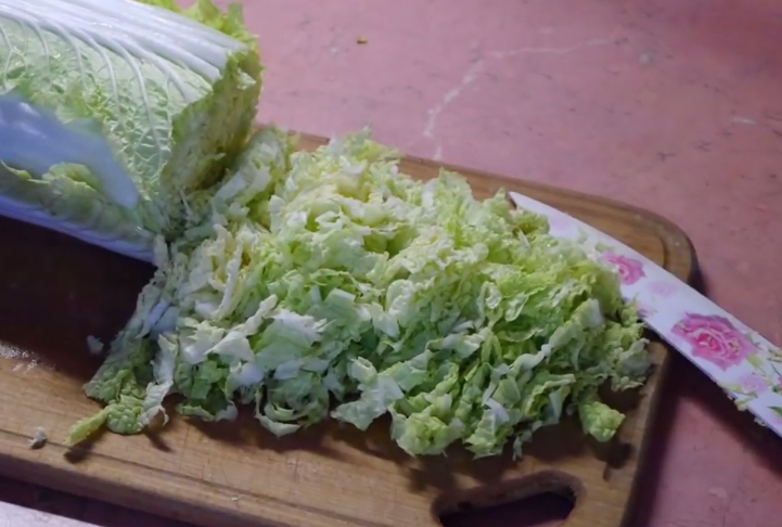 Очень вкусные салаты из крабовых палочек — 6 рецепта с пошаговыми фото