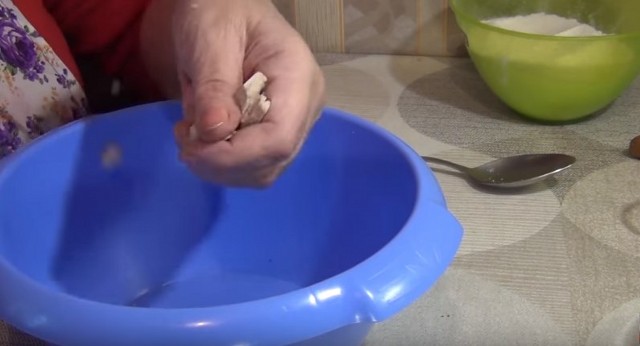 Пышные оладьи на кефире приготовленные по домашнему — пошаговые рецепты с фото