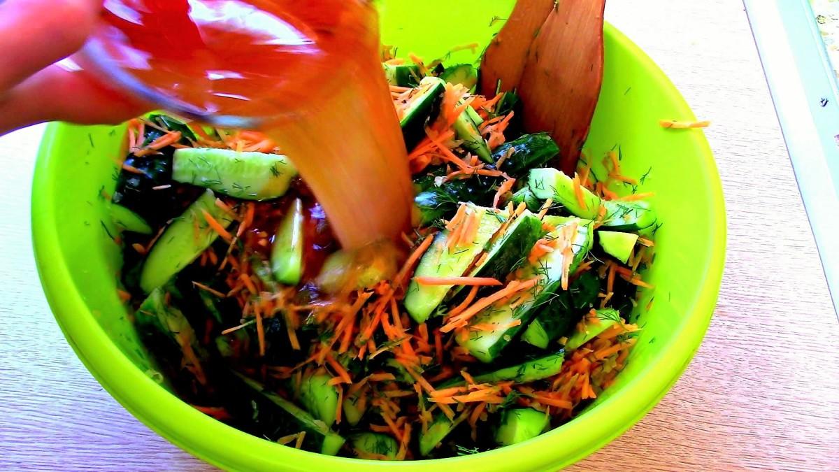Салат на зиму «Огурцы по-корейски с морковью»