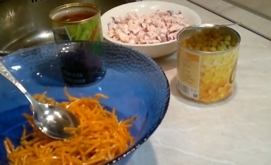 Салат с консервированной фасолью. 11 очень вкусных рецептов
