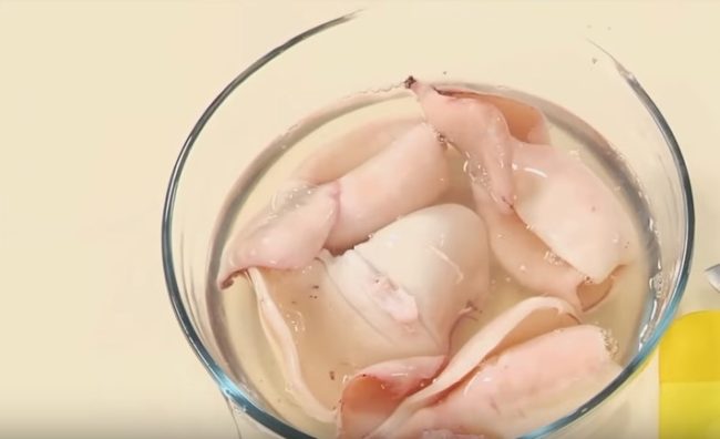 Салаты с кальмарами. 8 простых и самых вкусных пошаговых рецептов с фото