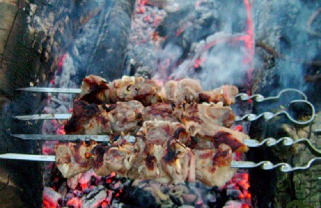 Шашлык из свинины. Рецепты самых вкусных маринадов для сочного и нежного мяса
