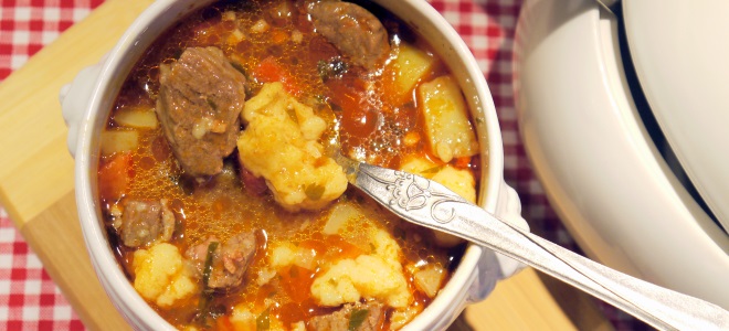 Суп-гуляш — рецепты по-венгерски, по-чешски в хлебе, по-немецки и в мультиварке