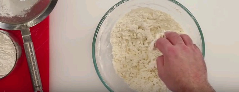 Тесто для домашних пельменей: классический рецепт