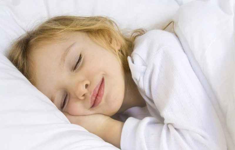 Заботливые родители никогда не позволят ребенку поздно лечь спать! Это очень опасно для него. Никаких уступок!