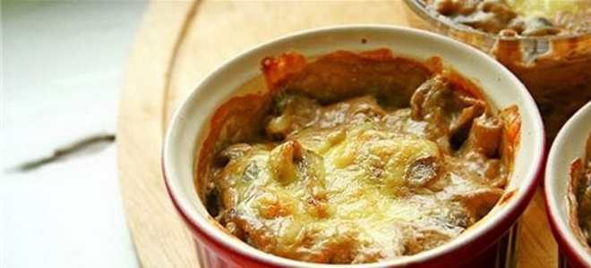 Жульен с курицей и грибами — рецепты в тарталетках, в духовке и на сковороде. Как приготовить вкусный соус для жульена с курицей.